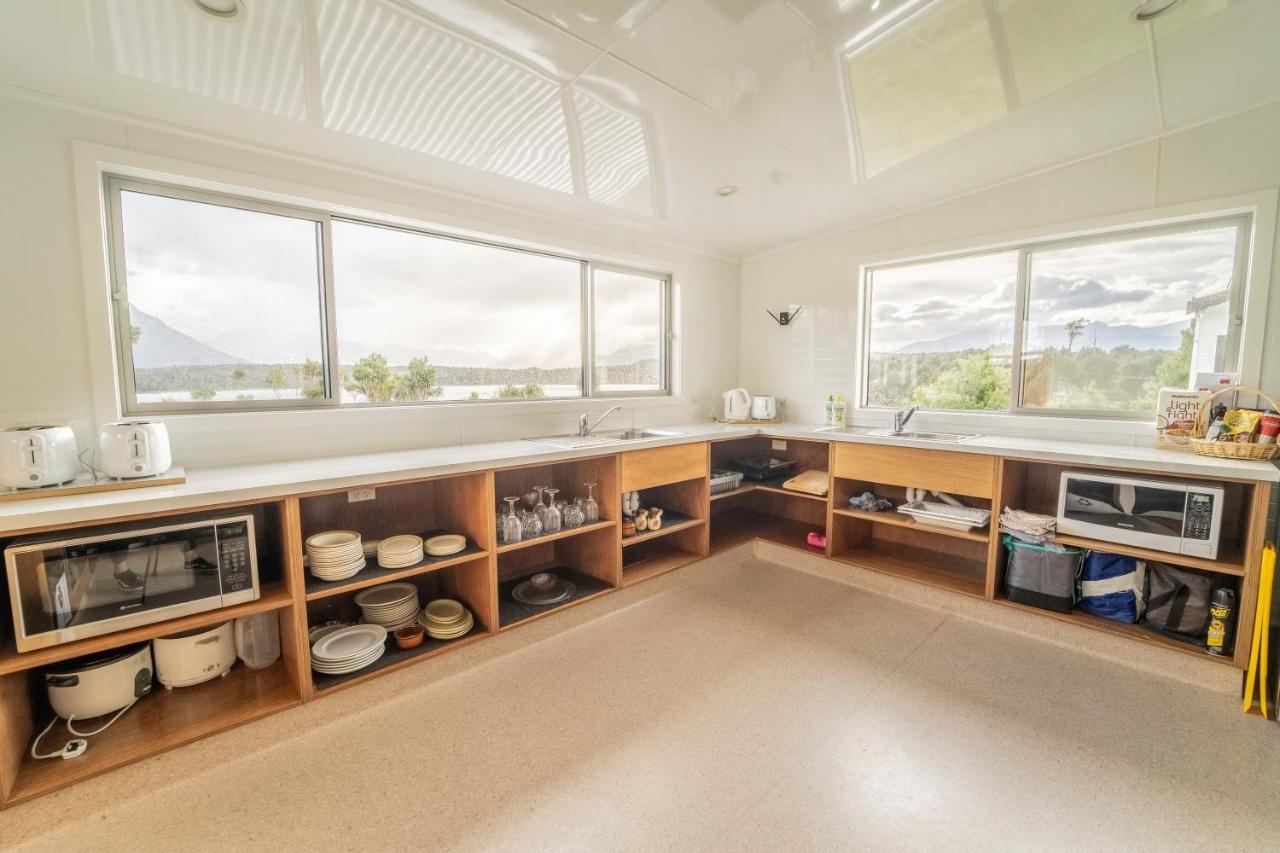 Te Anau Downs Fiordland National Park Lodge מראה חיצוני תמונה