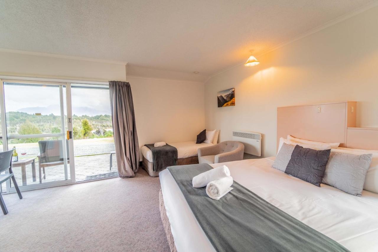 Te Anau Downs Fiordland National Park Lodge מראה חיצוני תמונה