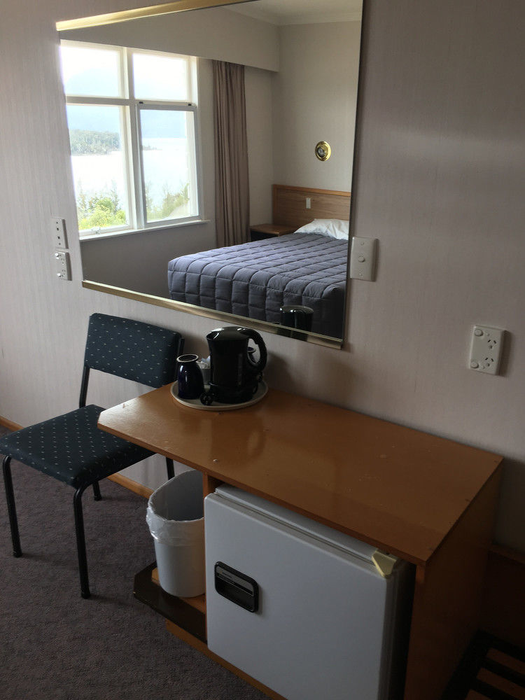 Te Anau Downs Fiordland National Park Lodge מראה חיצוני תמונה