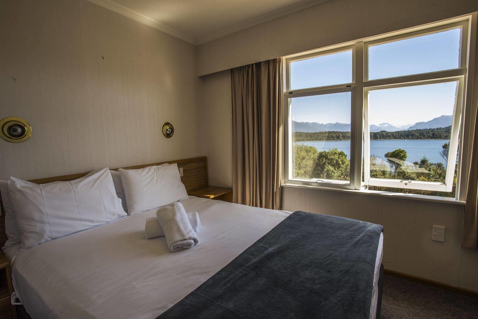 Te Anau Downs Fiordland National Park Lodge מראה חיצוני תמונה