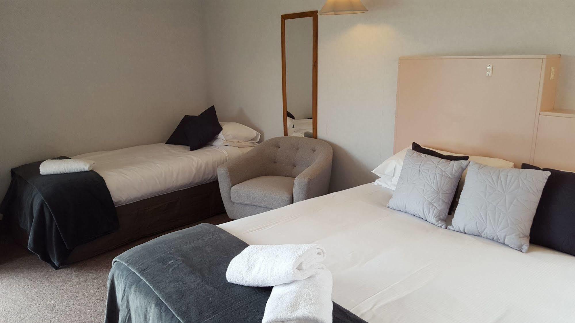 Te Anau Downs Fiordland National Park Lodge מראה חיצוני תמונה