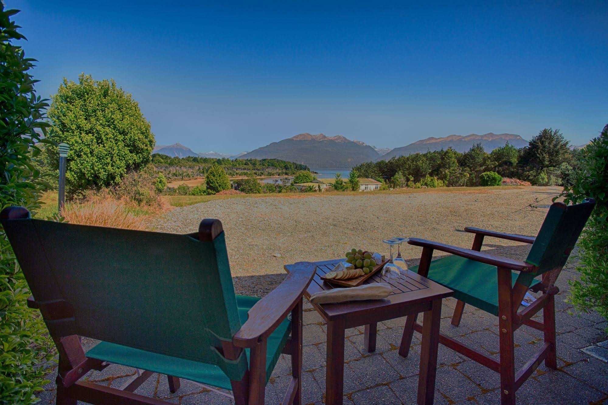Te Anau Downs Fiordland National Park Lodge מראה חיצוני תמונה