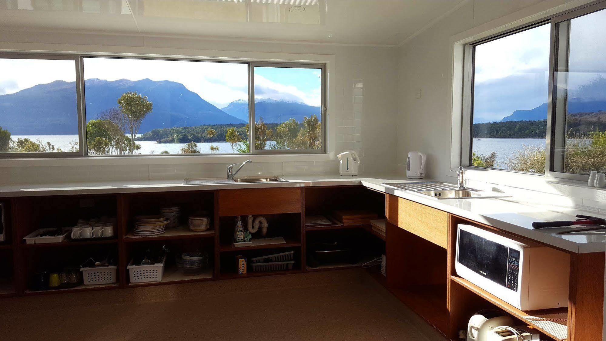 Te Anau Downs Fiordland National Park Lodge מראה חיצוני תמונה