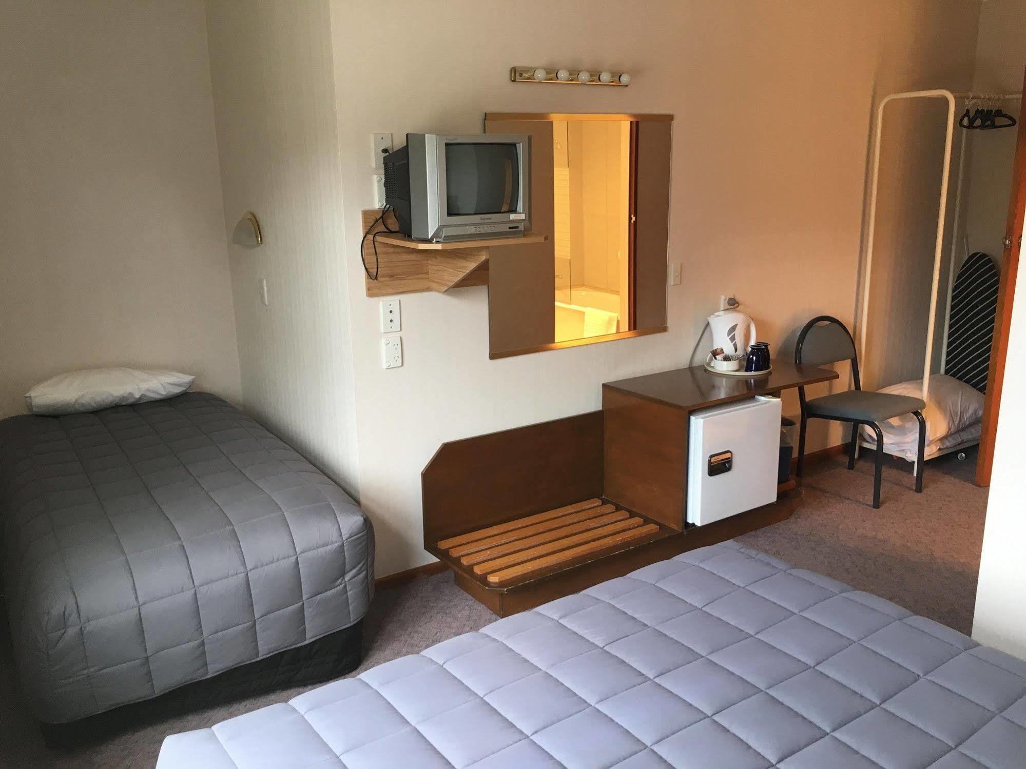 Te Anau Downs Fiordland National Park Lodge מראה חיצוני תמונה