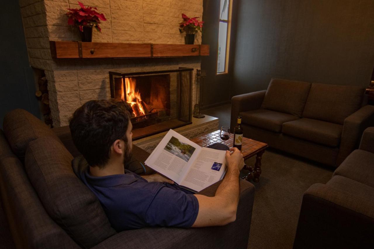 Te Anau Downs Fiordland National Park Lodge מראה חיצוני תמונה