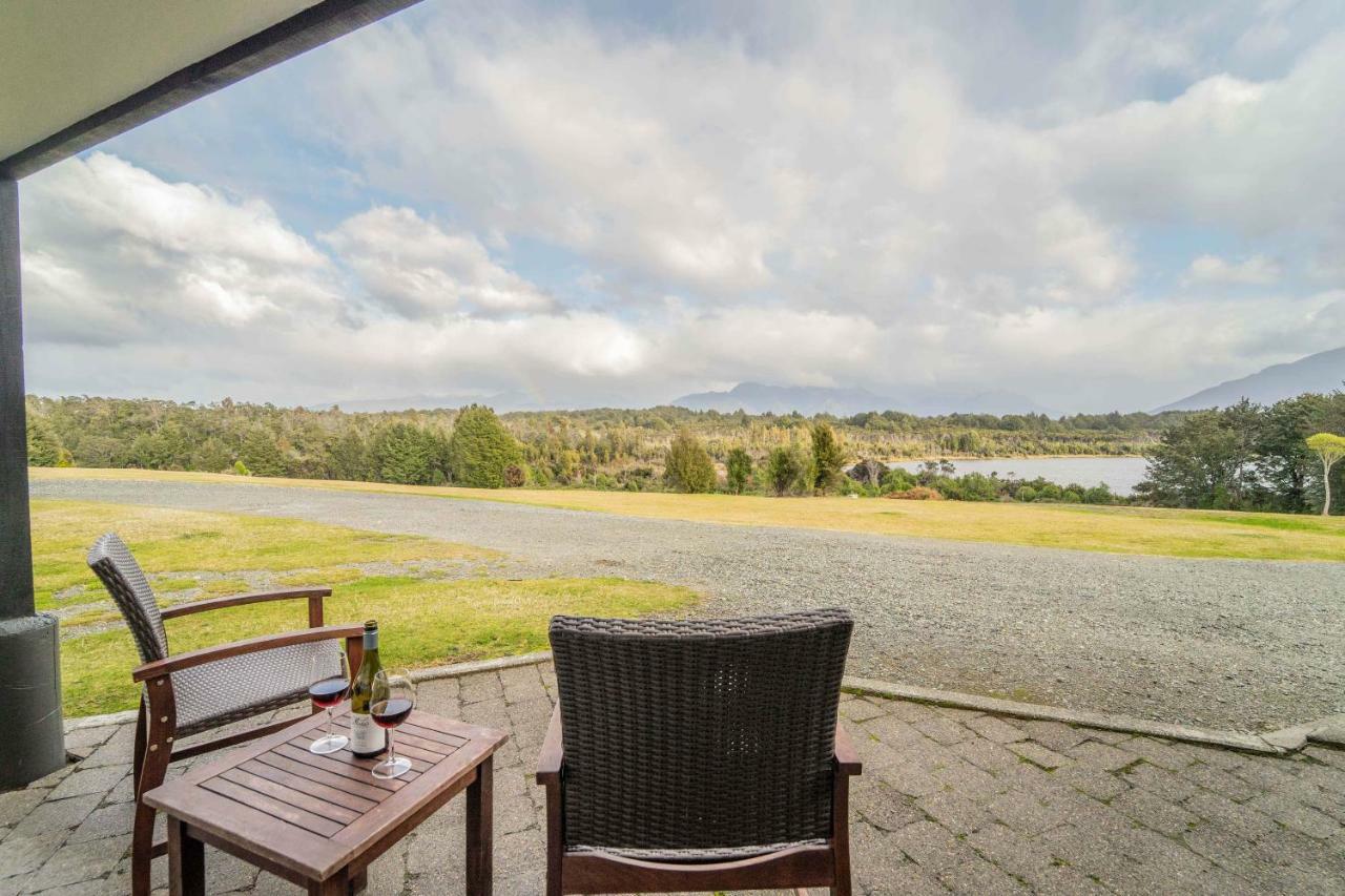Te Anau Downs Fiordland National Park Lodge מראה חיצוני תמונה